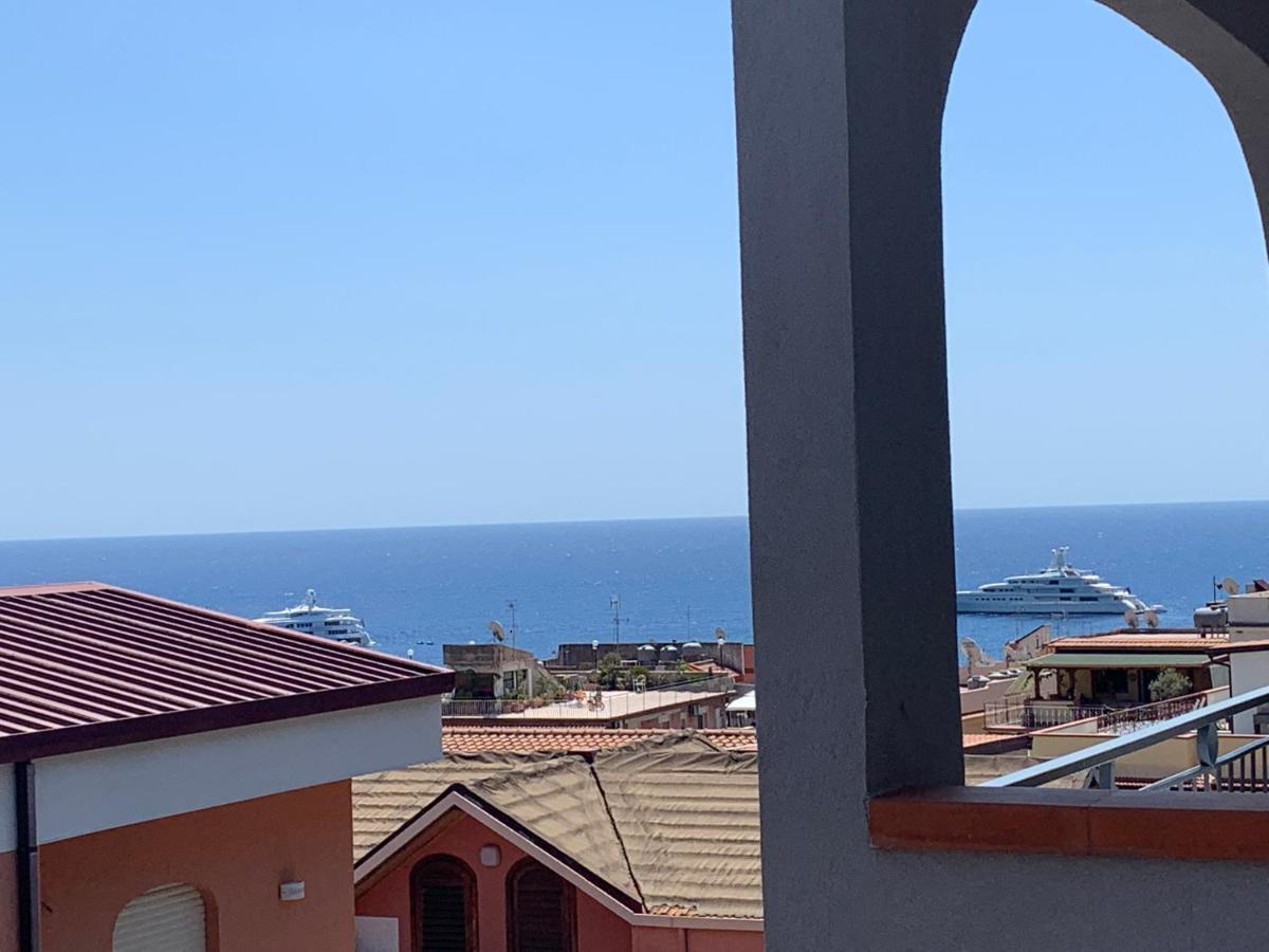 Residence La Fenice Ff Giardini Naxos Ngoại thất bức ảnh
